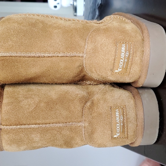 Koolaburra by Uggs chestnut short boot, size 4 - Picture 3 of 9